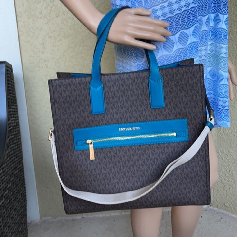 Michael Kors Kenly Large Tote - Picture 15 of 15